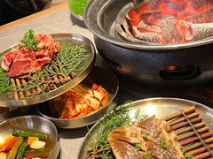 -草家酱蟹炭火烤肉店(珲春南路一店)