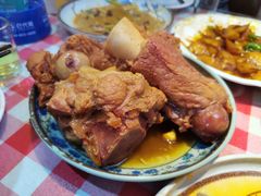酱骨棒-东北哈尔滨酱骨头馆房掌柜铁锅炖