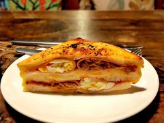 -HIGH FIVE哈福手工汉堡(桂林路店)