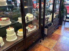 面包甜点陈列柜-红跑车(三牌楼店)