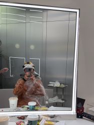 -PE SALON