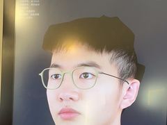 -肆兮眼镜·蔡司·徕卡战略合作店(大坪店)