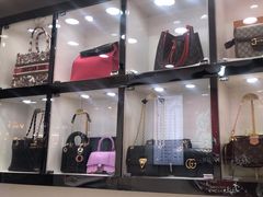 -恒一珠宝·回收黄金钻石奢侈品(灵岩南路店)