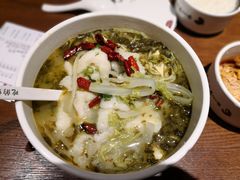 -渝是乎酸菜鱼(龙旗购物中心店)