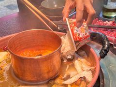 -菌自由丨野生菌火锅特色庭院餐厅(丽江古城店)
