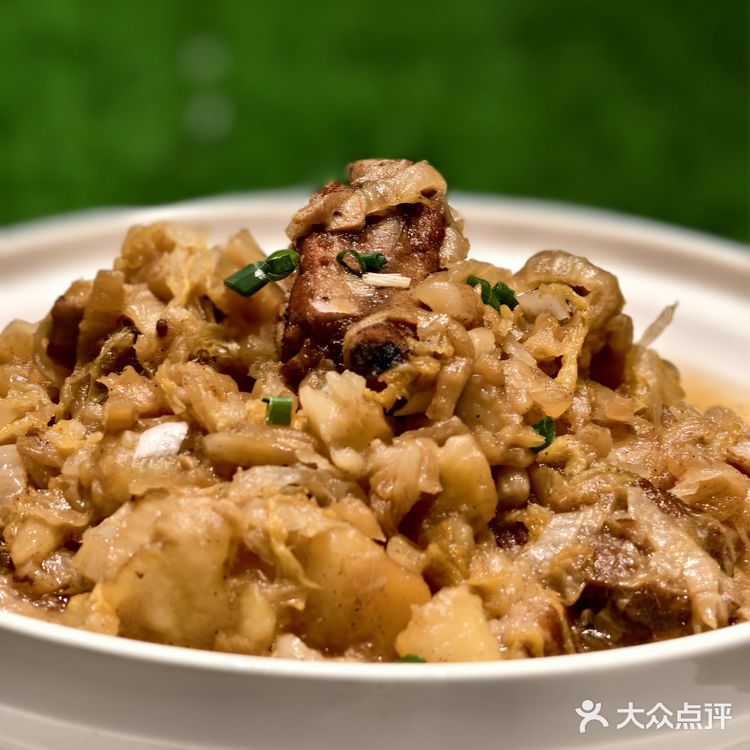 吃羊就去，郭靖烤全羊准没错！ 