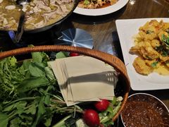 蘸酱菜-大宝全猪馆(南京路店)