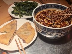 -大众跷脚牛肉馆·非遗传承单位(峨眉山店)