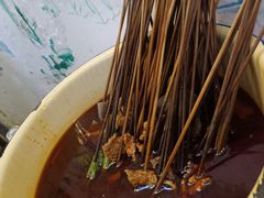 -拈签一笑黄牛肉辣卤串串