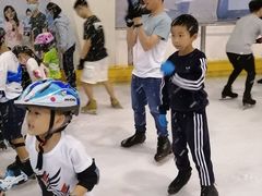 -正佳冰河湾真冰滑冰场