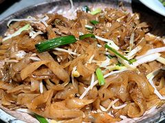 野山椒虾酱炒牛河-和平馆·地道港澳茶餐厅(西门口店)