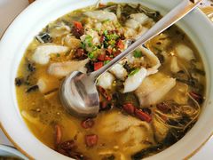 老味酸菜鱼-小六汤包砂煲菜(文景路店)