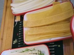 -毛辣果·贵州红酸汤牛肉火锅(西单店)