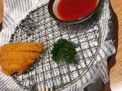 来一个炸猪排-龍堂蟹黄小笼包(德思勤四季汇店)