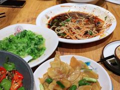 -老滇山寨•云南特色菜•地方菜•民族风情歌舞表演(金碧店)