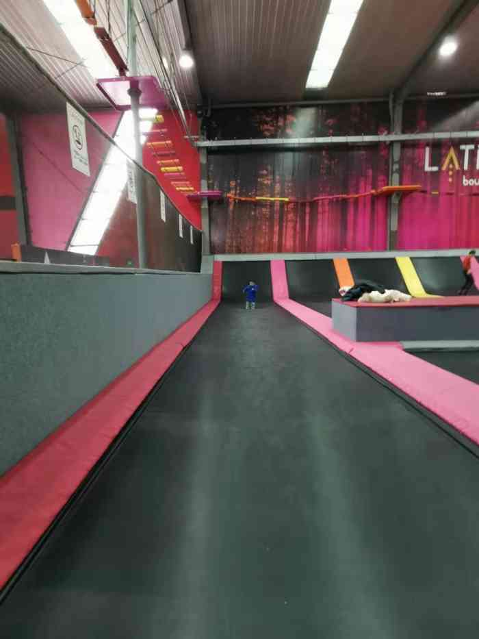 latitude乐图空间室内蹦床主题公园(长沙店)-"【位置】开车开了三十多