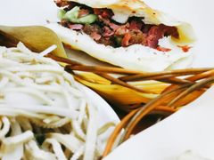 -河间正宗驴肉火烧(宾水西里店)