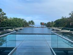 -亚龙湾喜来登·美景台大堂吧