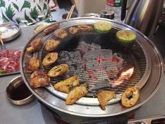 -围炉肉舍•炭烤活鳗•丹东海鲜烤肉(步行街店)