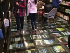 -钟书阁(松江泰晤士小镇店)