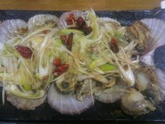 油泼扇贝-老东镇啤酒屋海鲜加工·蒸汽海鲜·海鲜烧烤(台东店)