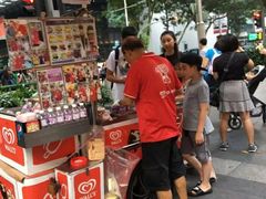 -詹爷爷乌节路街头冰淇淋