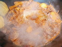 -锅老头海鲜铁锅炖
