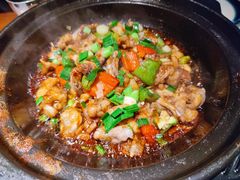 馋嘴牛蛙-松沪名灶·豆浆鱼头·新上海菜(飞航吾悦广场店)