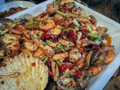 胡桃里招牌海鲜铲-胡桃里音乐餐厅(陶溪川店)(川湘赣菜·世界百大酒庄直供红酒·音乐表演)