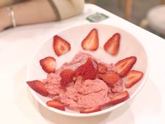 奶油草莓冰-糖潮糖水铺(省府店)