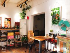 -猫爷的腔调·黔小馆(交大医学住宅区店)
