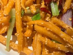 -老街烧烤大排档·地道湖北菜·龙虾馆(汉口火车站店)