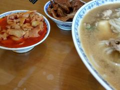 -邱芳粉店(迎宾大道旗舰店)