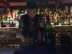 帅帅的调酒师-鸡尾酒实验室酒吧(隆礼路店)