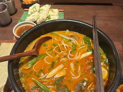 -银米·云南传统过桥米线(双廊黑金冠店)
