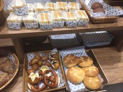 -沁屋面包店(人民东路店)