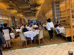 大堂-稻香酒家·34年老字号·港式粤菜(汉街店)