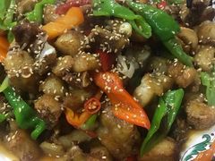 爆炒野生狗鱼块-煲来饱去冷水鱼