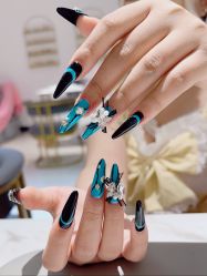 -丽心自助美甲美睫