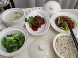 -童谣里医疗级月子中心(独栋湖景店)