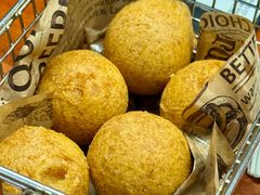 -BHC炸鸡(明洞总店)