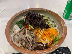 凉拌鸡丝米线过桥米线-滇越乘象云南餐厅(豆各庄店)