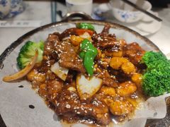 铁板黑椒牛仔骨-小菜园新徽菜(苏州繁花中心店)