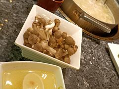 -一席地·本地鸡窝·杭帮鸡火锅(萧山银隆百货店)