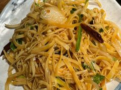 -七甲山烤肉(长白山奇石山珍根艺一条街店)