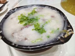 -东豪园林海鲜酒家(南港路辅路店)