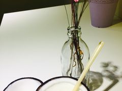 -志龙皇冠吃货椰子铺