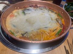 -洱火云南酸菜牛肉火锅(石景山当代商城店)