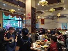 大堂-华盛园卷子王农家菜水库鱼