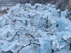 -大平台龙居瀑布旅游区